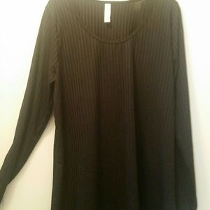 LuLaRoe Lynnae top - black / 2XL